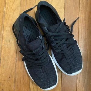 Under armor lightweight running shoes size womens 8.5
